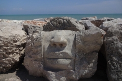 09_italien_caorle_steinskulpturen