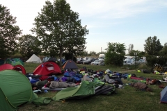 01-franzosen-auf-dem-campingplatz